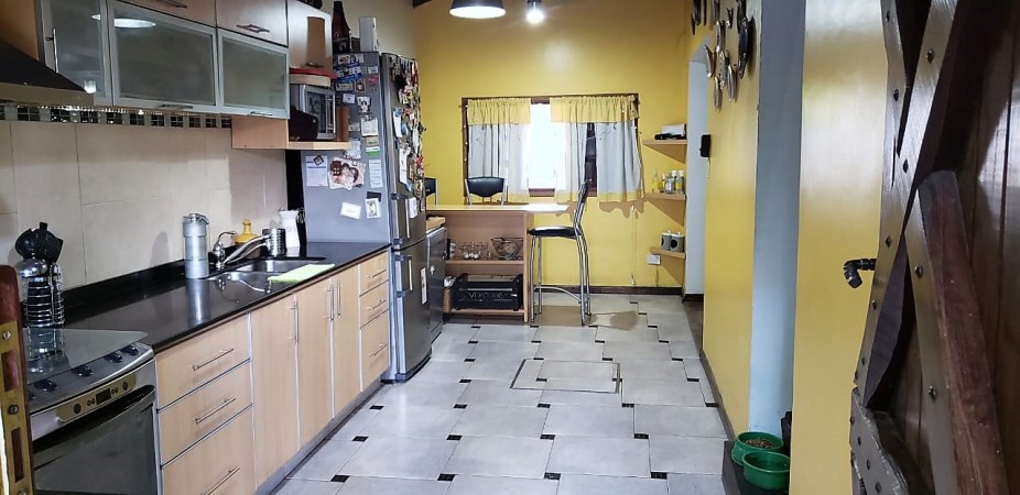 CHALET BARRIO ALAS 