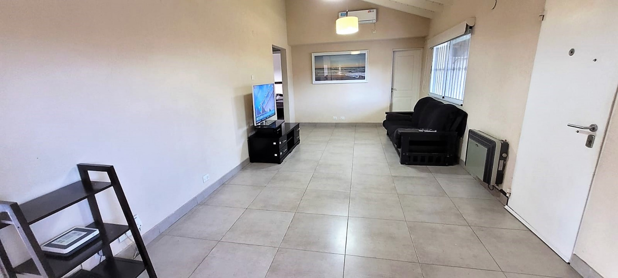 Casa en Ciudad Evita-Venta-3 dormitorios-Quincho-pileta climatizada  