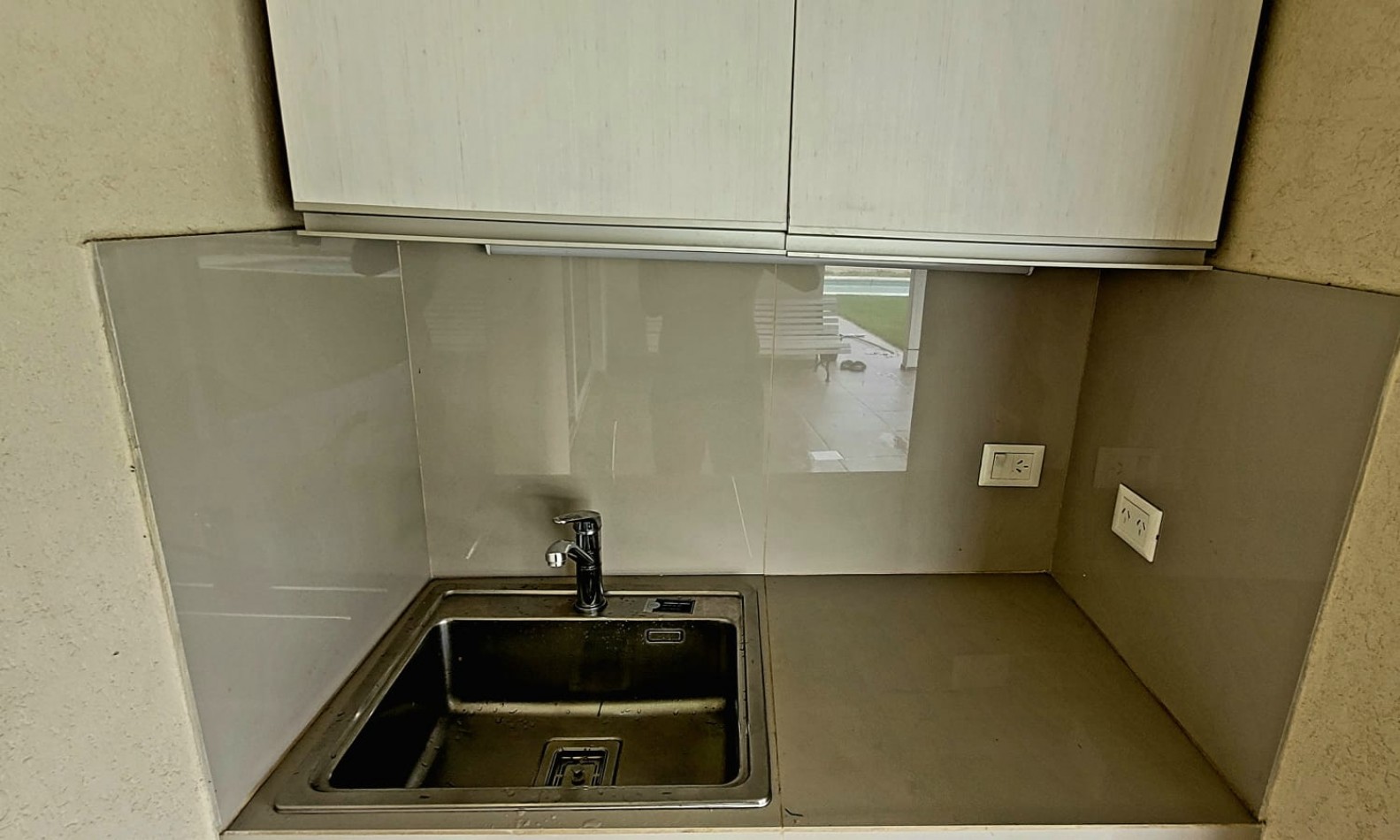 Casa en Ciudad Evita-Venta-3 dormitorios-Quincho-pileta climatizada  