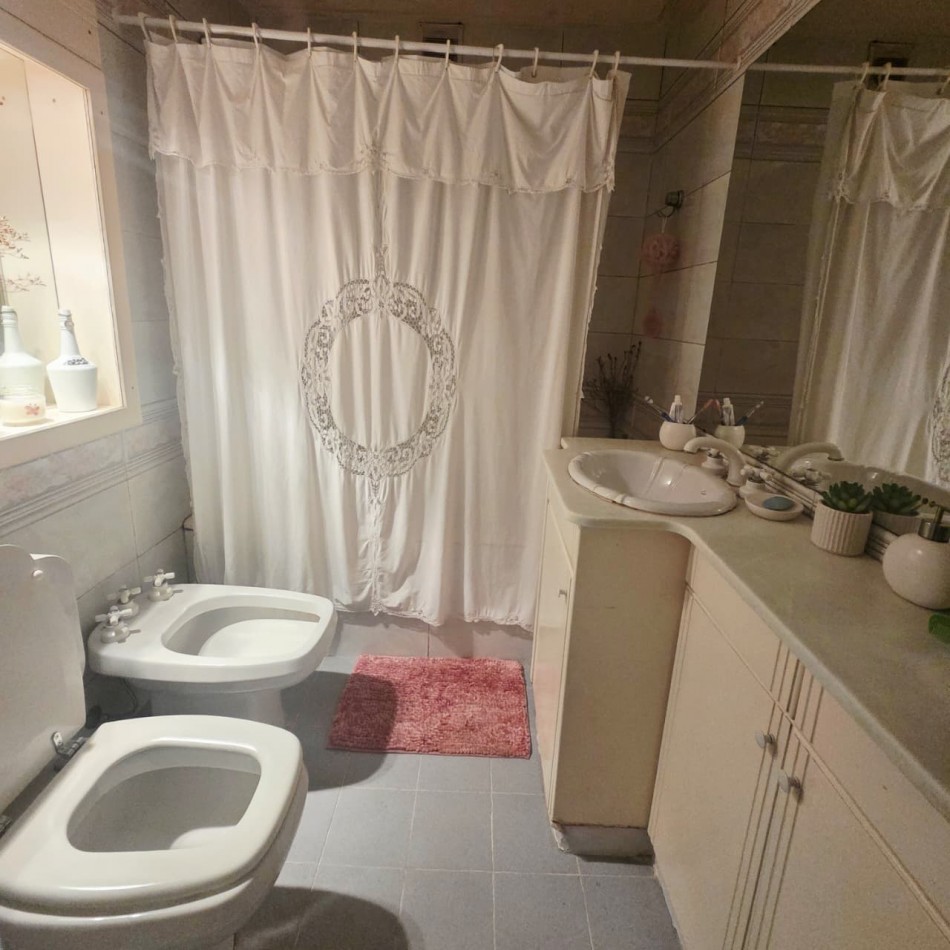 VENTA CHALET INDIVIDUAL 5 AMBIENTES CIUDAD EVITA