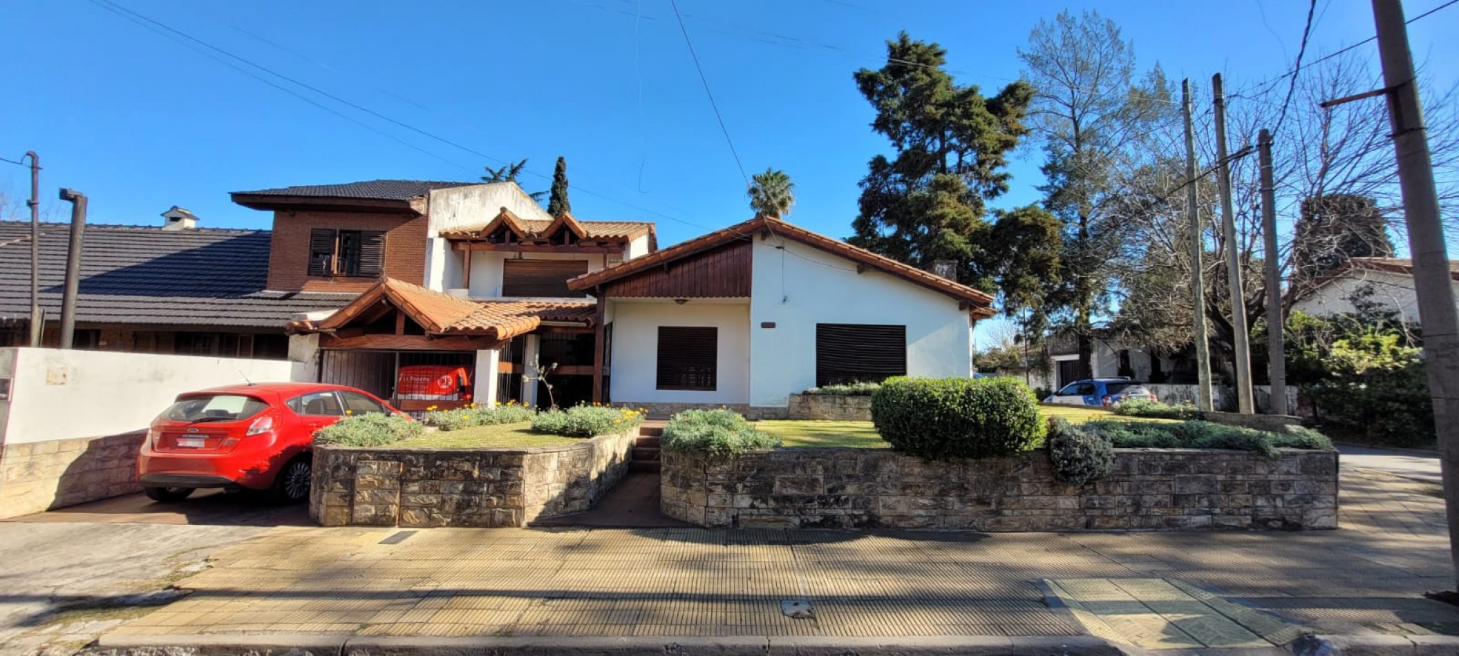 VENTA CHALET INDIVIDUAL 5 AMBIENTES CIUDAD EVITA